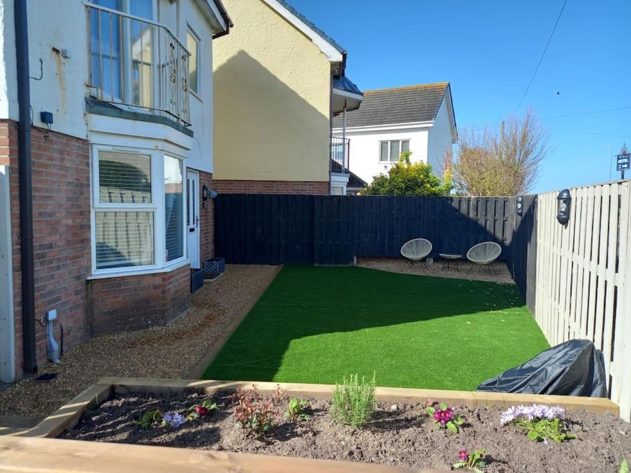 Holiday home Amazing House, Sleeps 8, Pet Friendly *