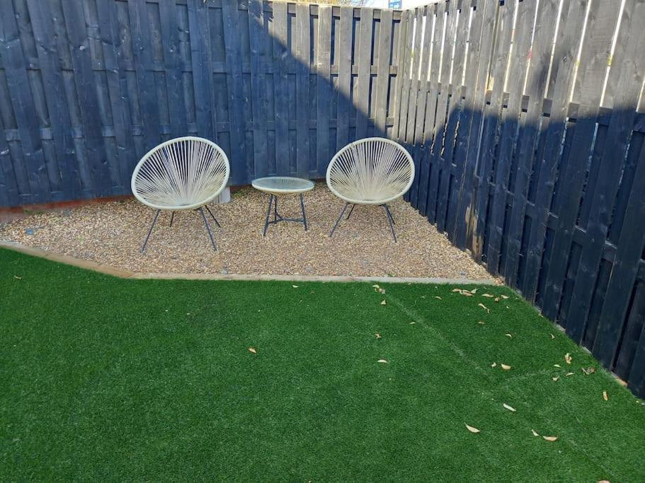 Holiday home Amazing House, Sleeps 8, Pet Friendly *
